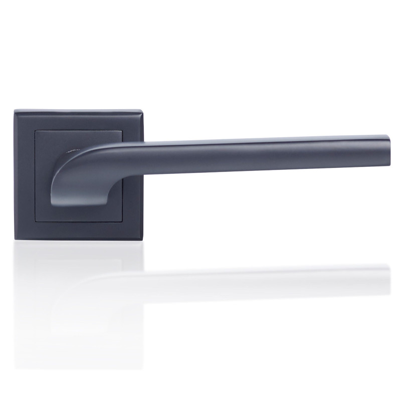 Maner cu rozeta patrata pentru usa interior, Yale Siena A002-WC-56-11, aluminiu, negru, 127 x 53.5 mm Maner cu rozeta patrata pentru usa interior, Yale Siena A002-WC-56-11, aluminiu, negru, 127 x 53.5 mm